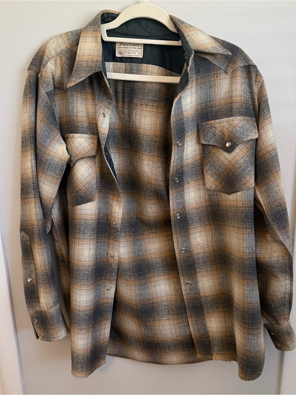 Men's Pendleton button down - Picture 4 of 4